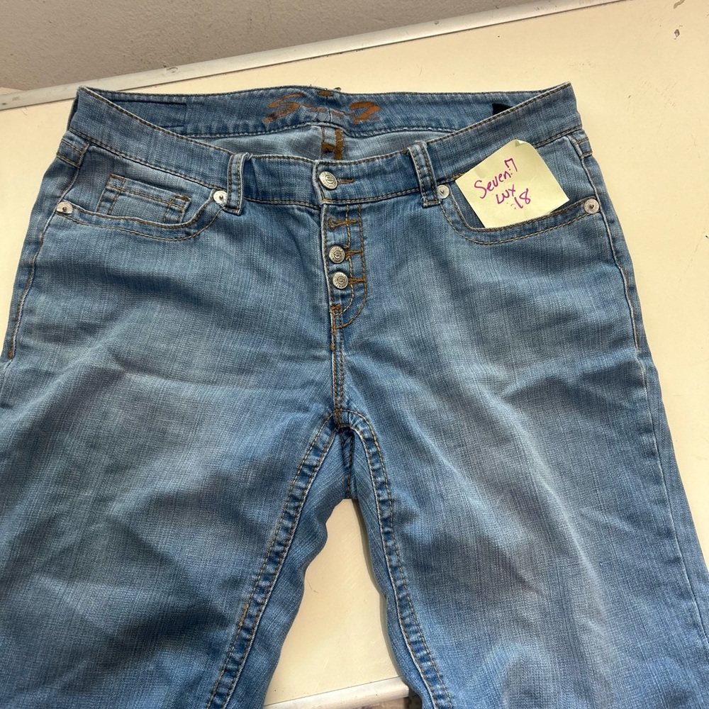Seven7 High Rise Blue Jeans Classic Style